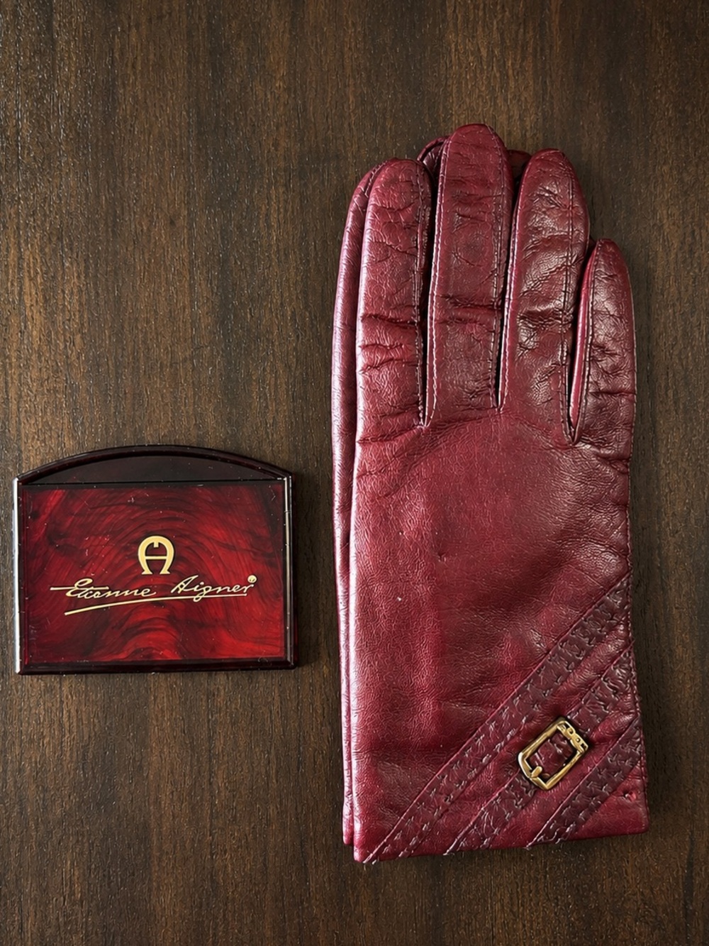Vintage Etienne Aigner 1980s Oxblood Cordovan Leather Handbag Set Gloves Mirror - Picture 4 of 7